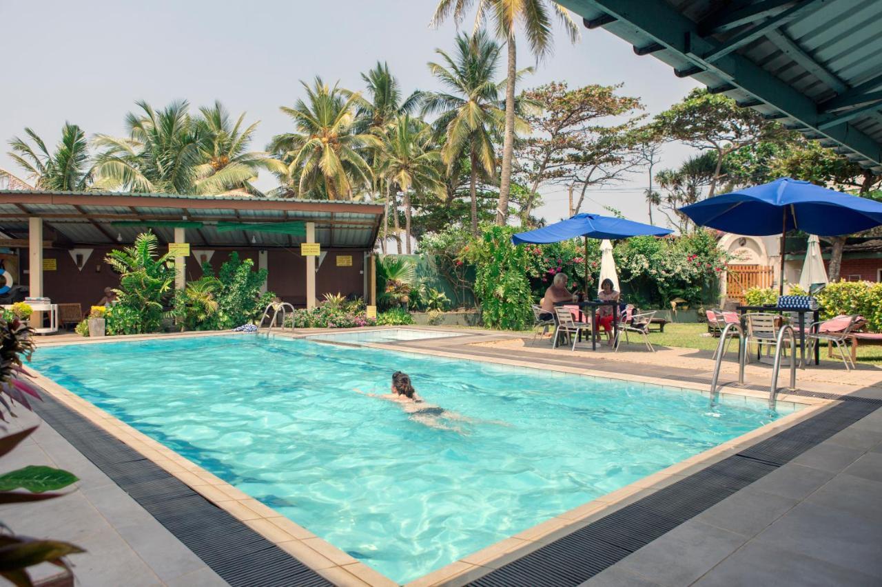 Ranveli Beach Resort Dehiwala-Mount Lavinia Buitenkant foto