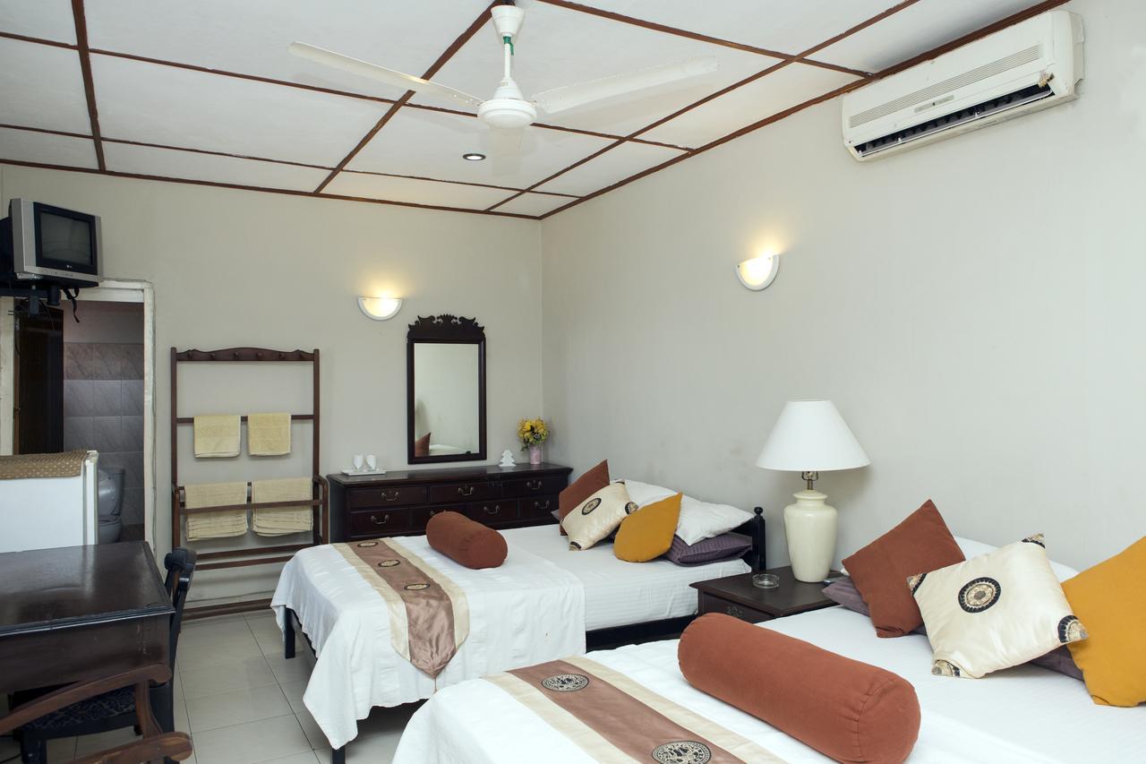 Ranveli Beach Resort Dehiwala-Mount Lavinia Buitenkant foto