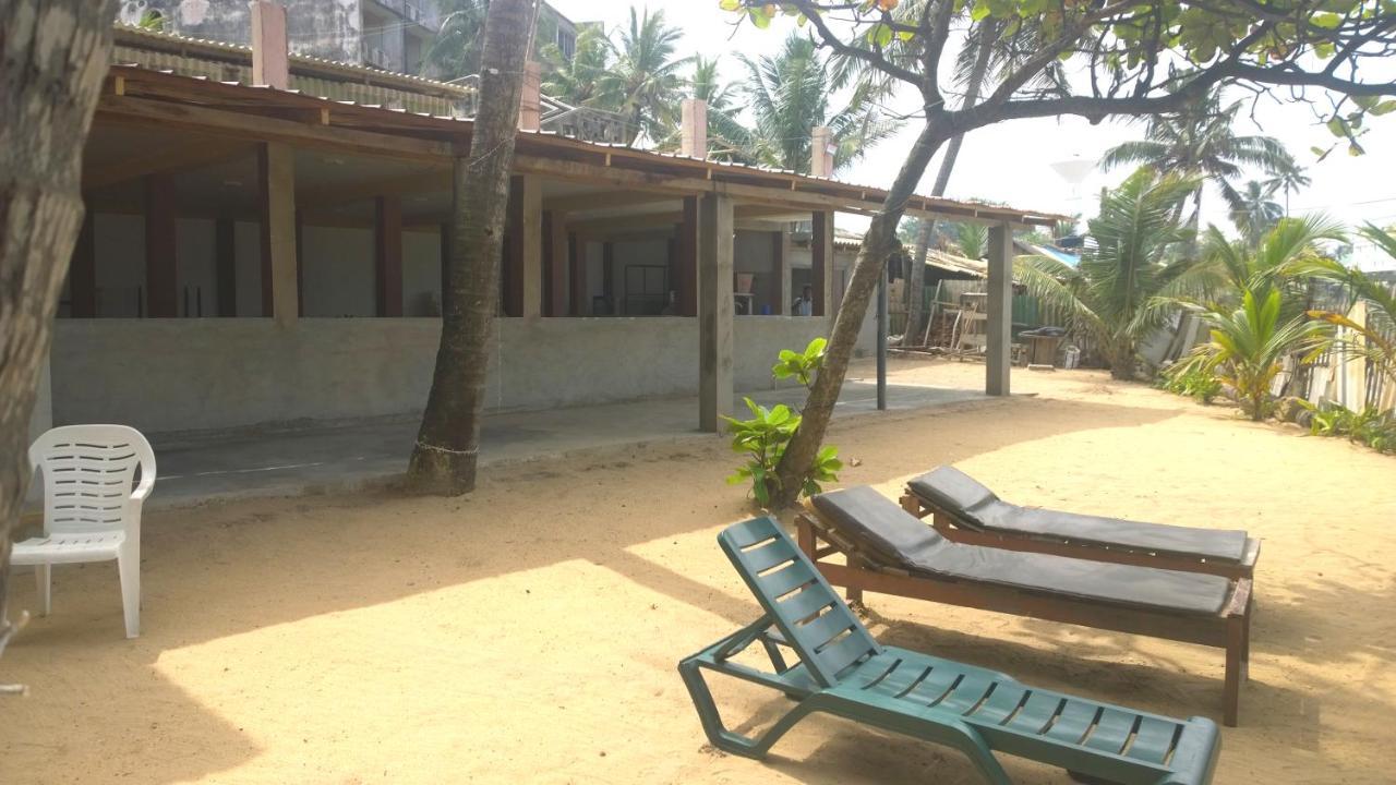 Ranveli Beach Resort Dehiwala-Mount Lavinia Buitenkant foto