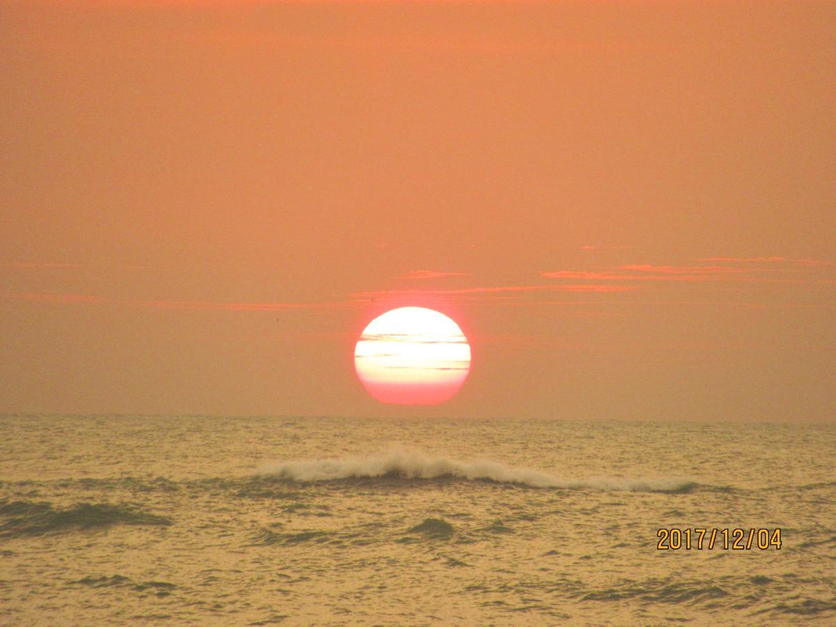 Ranveli Beach Resort Dehiwala-Mount Lavinia Buitenkant foto