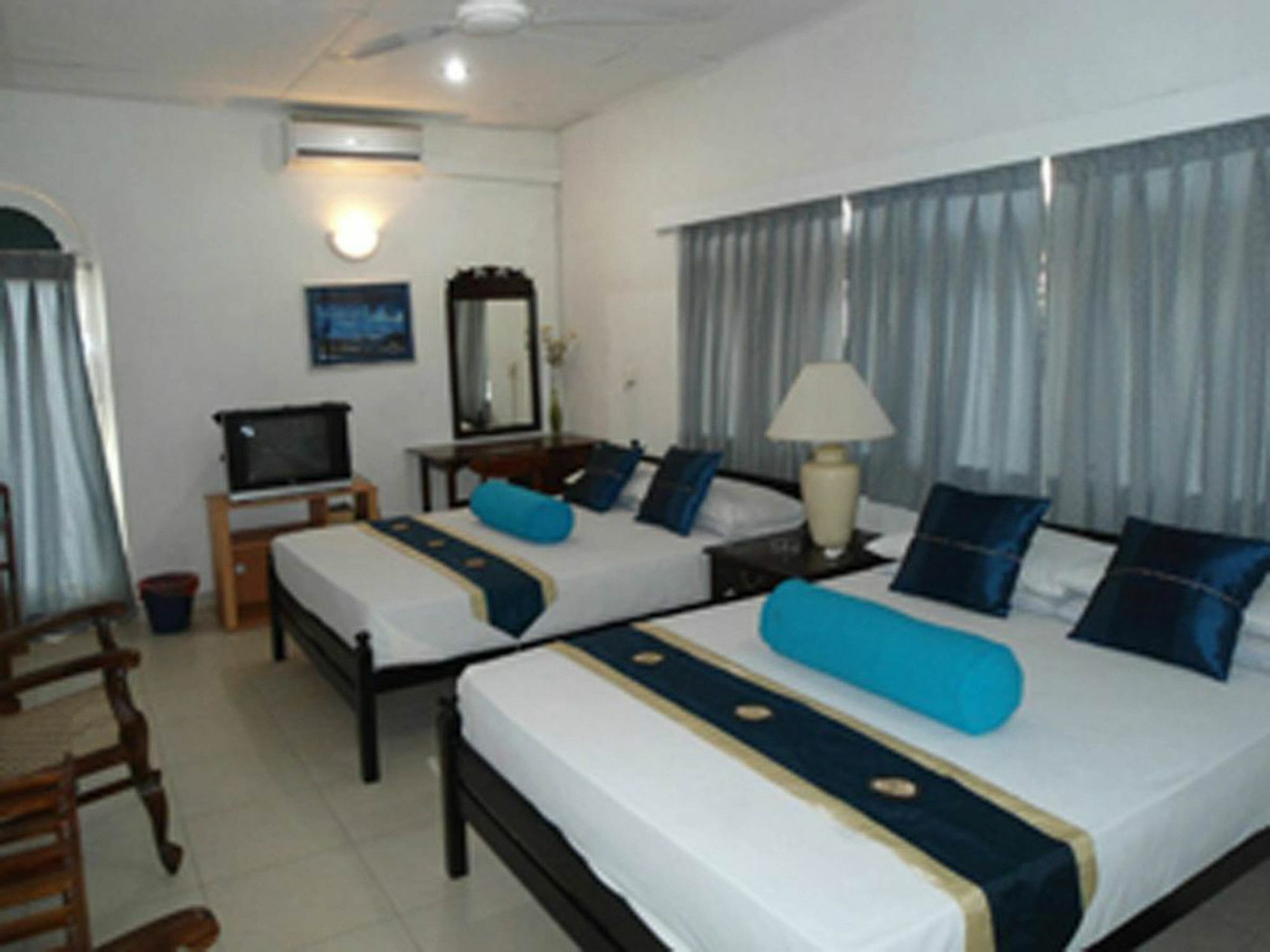 Ranveli Beach Resort Dehiwala-Mount Lavinia Buitenkant foto
