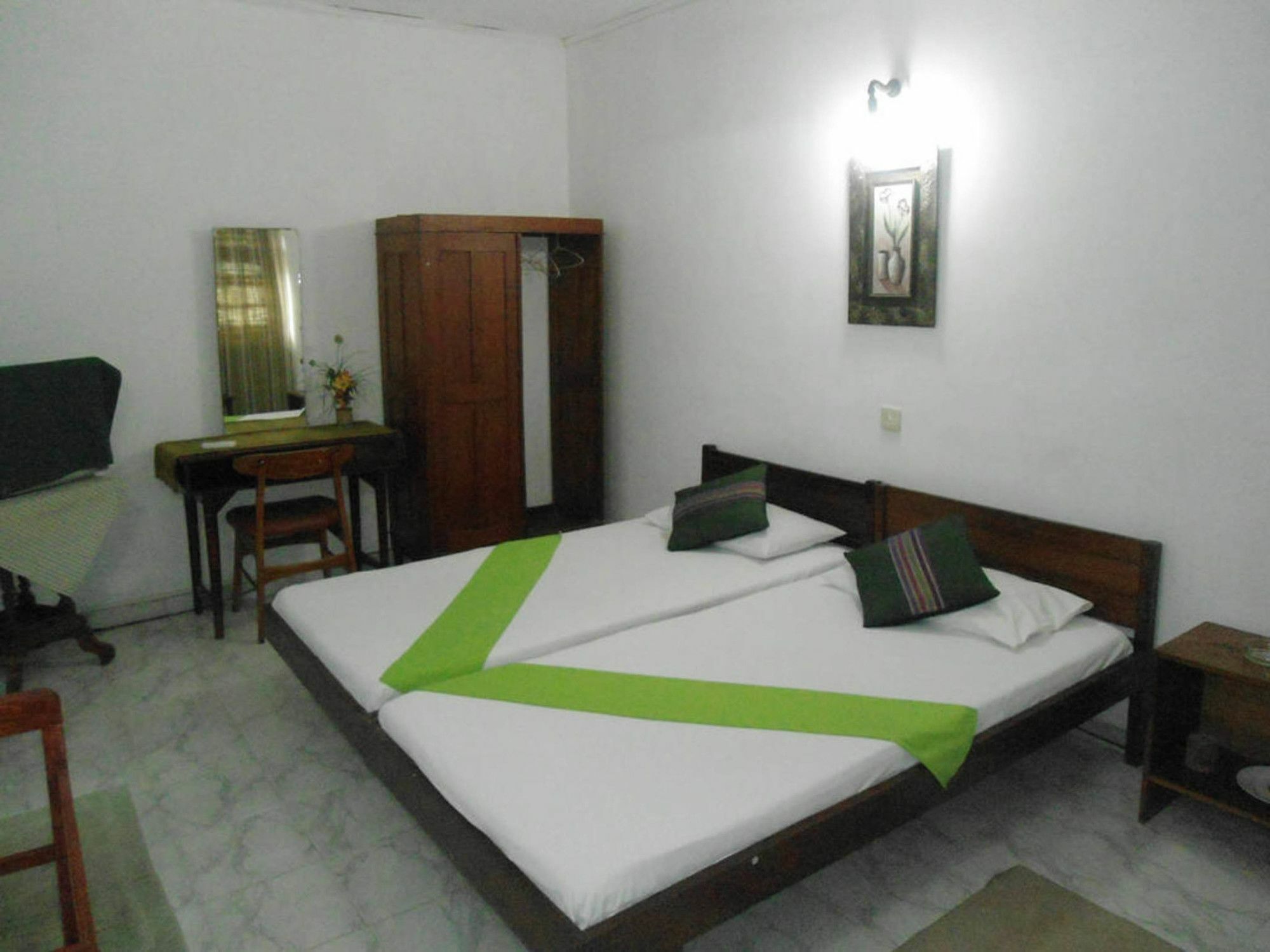 Ranveli Beach Resort Dehiwala-Mount Lavinia Buitenkant foto