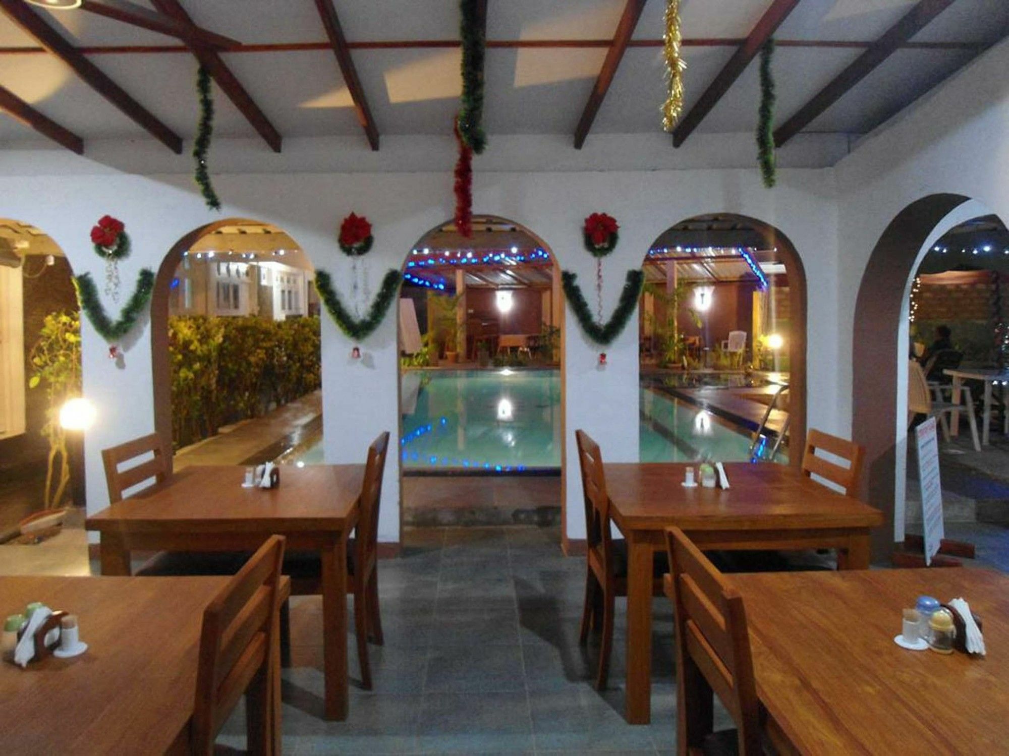 Ranveli Beach Resort Dehiwala-Mount Lavinia Buitenkant foto