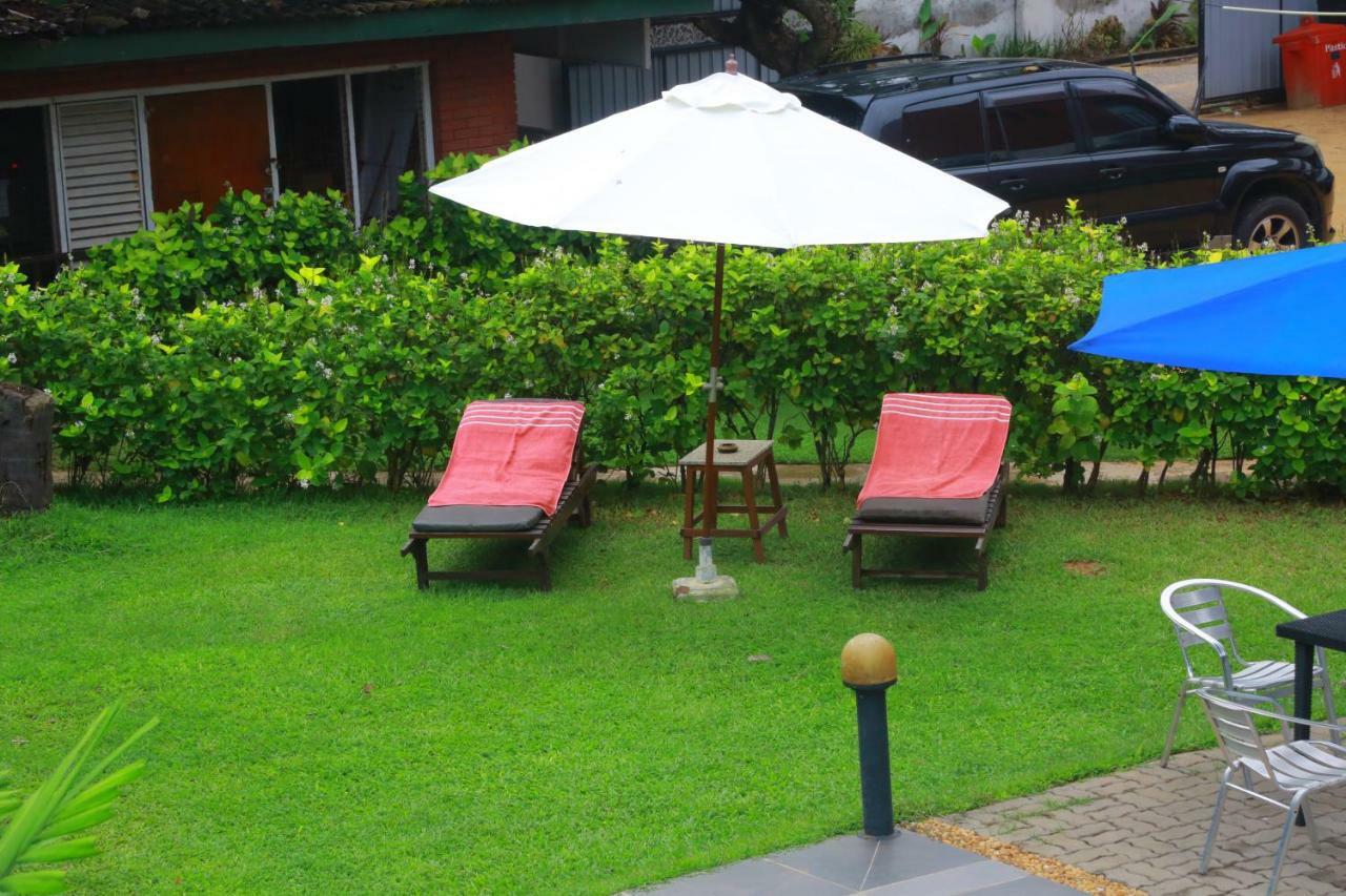 Ranveli Beach Resort Dehiwala-Mount Lavinia Buitenkant foto
