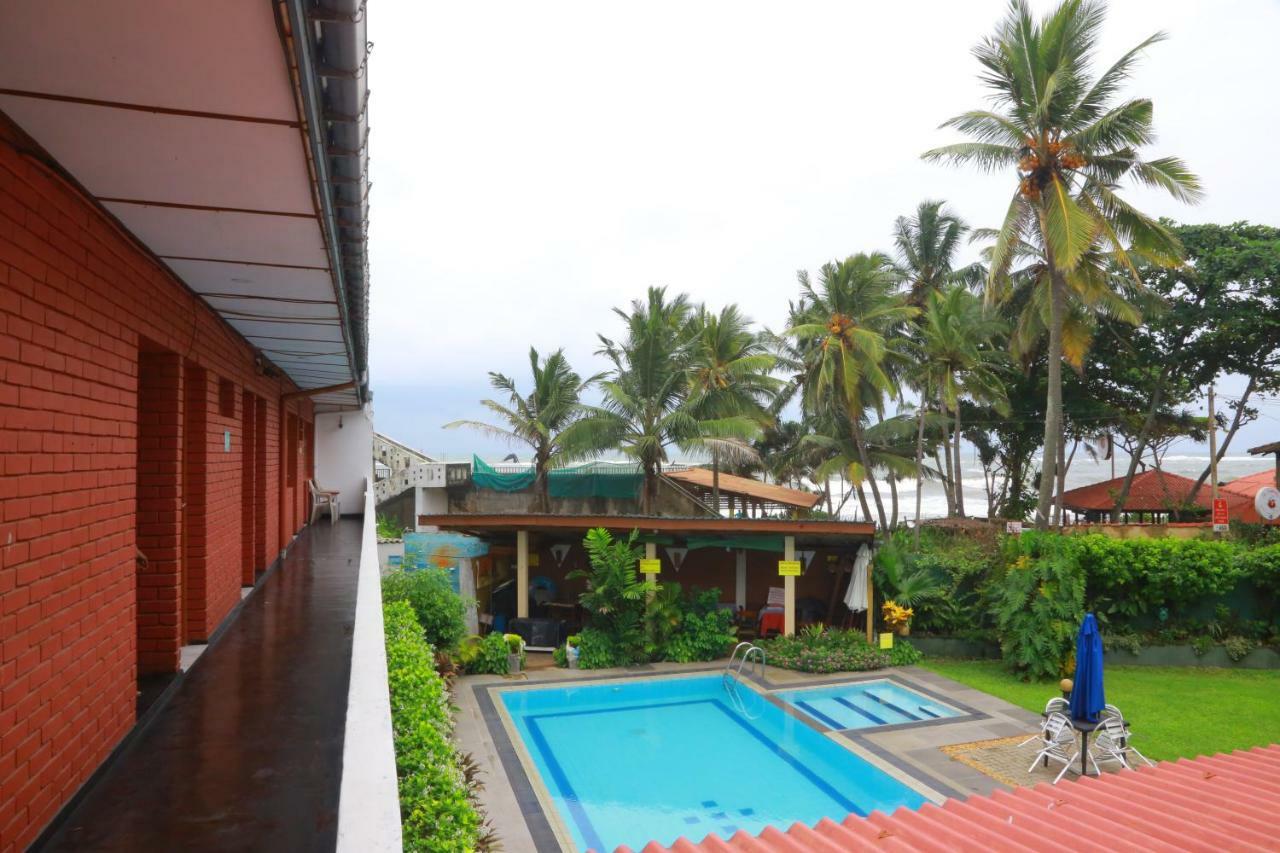 Ranveli Beach Resort Dehiwala-Mount Lavinia Buitenkant foto