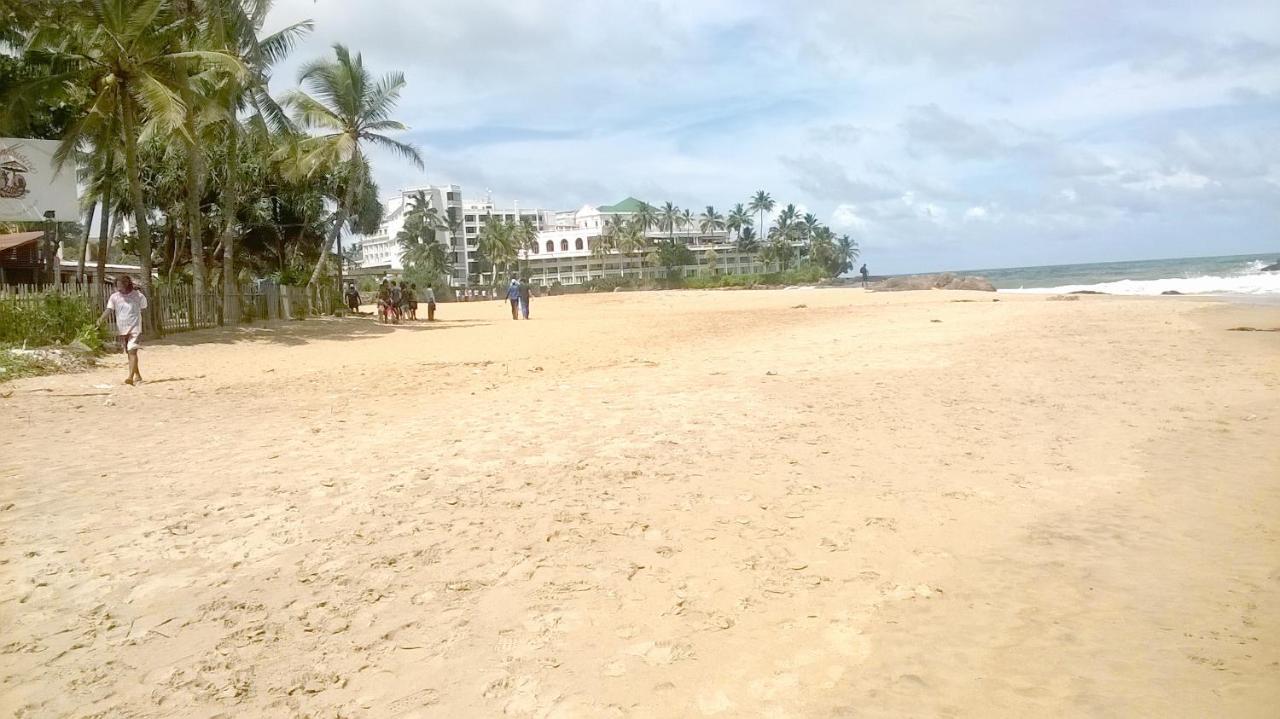 Ranveli Beach Resort Dehiwala-Mount Lavinia Buitenkant foto