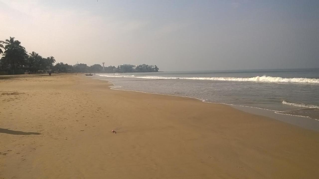 Ranveli Beach Resort Dehiwala-Mount Lavinia Buitenkant foto