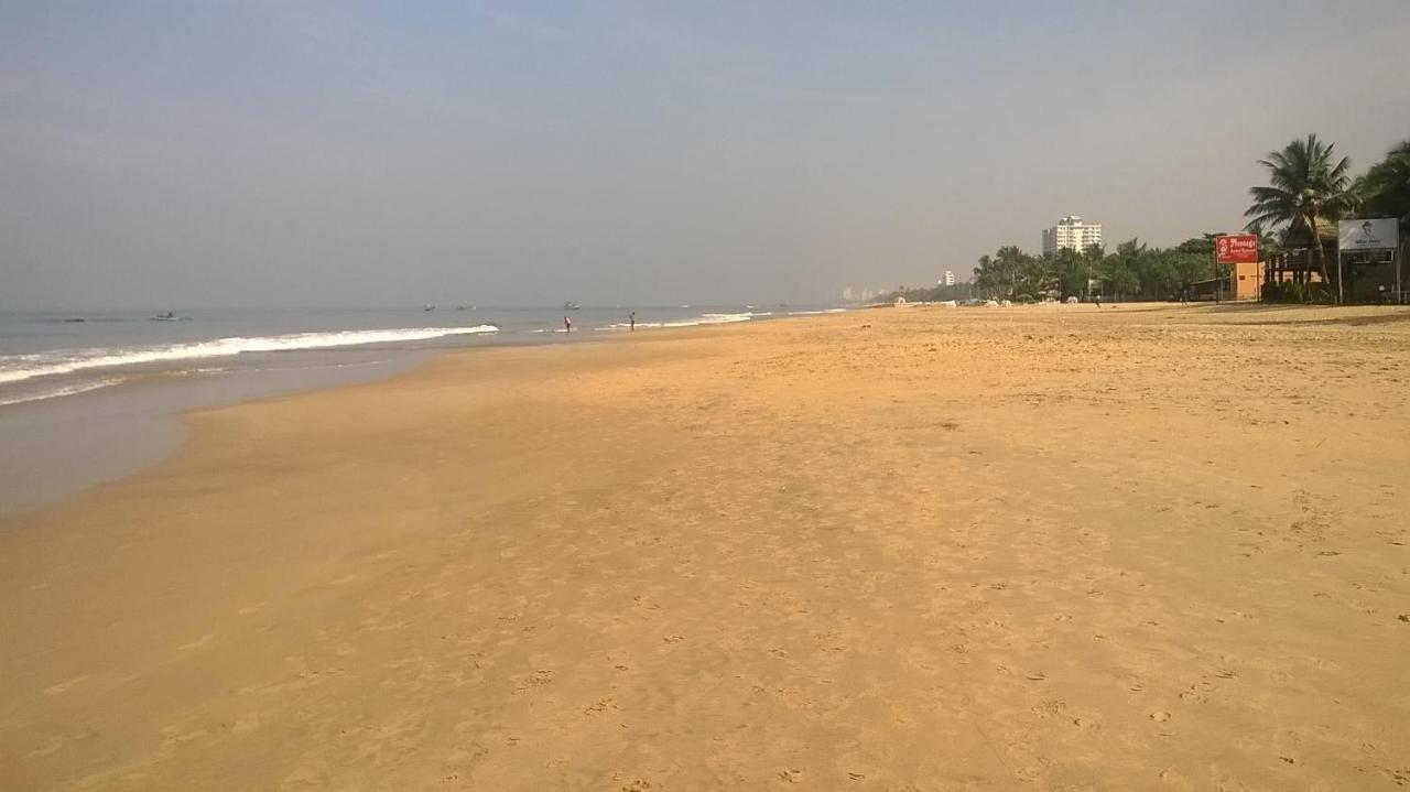 Ranveli Beach Resort Dehiwala-Mount Lavinia Buitenkant foto